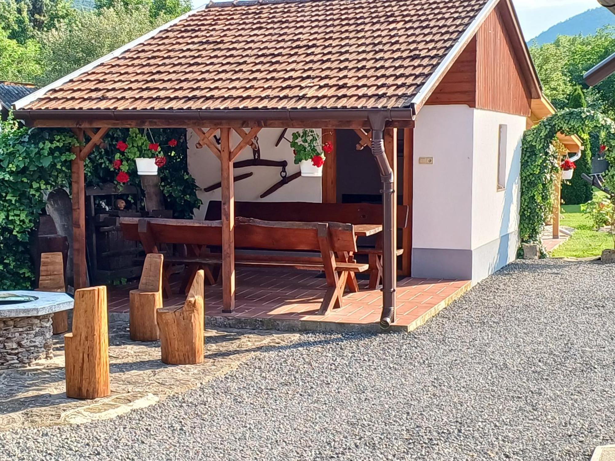 Kazsimer Vendeghaz Erdohorvati Exterior photo
